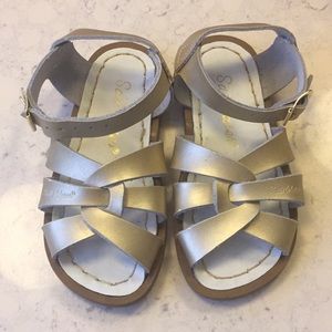 Salt Water Sandals girls size 8